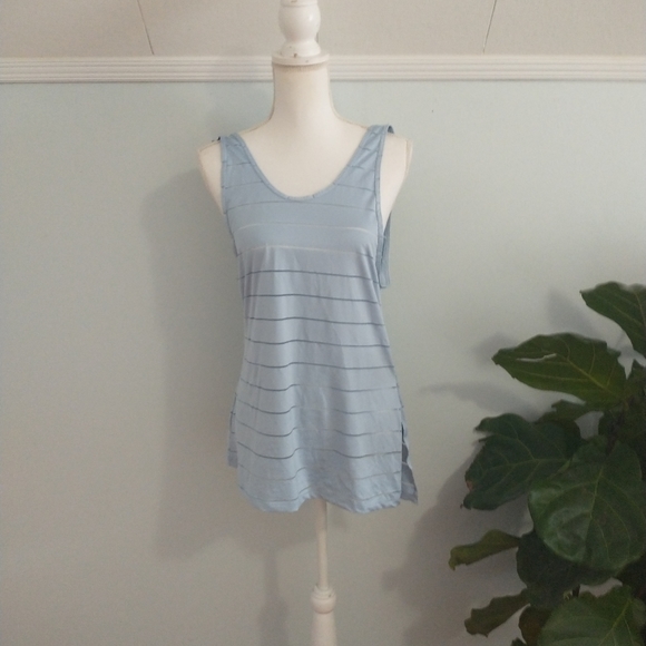 Athleta Max Out Chi dusty blue tank M - Picture 2 of 3